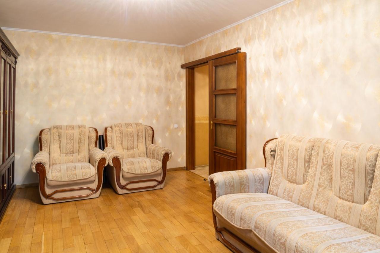 рыбальская 8 * Kyiv